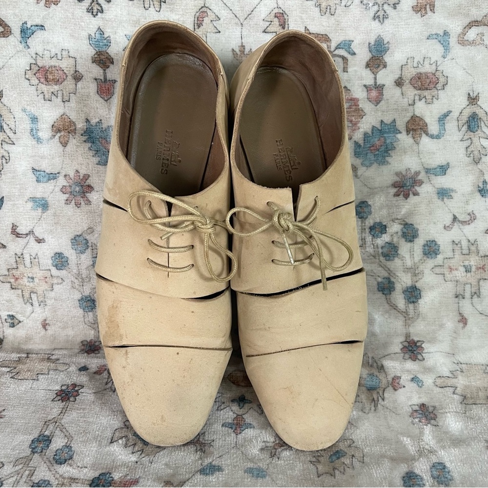 Hermes Richelieu Cream Suede Lace-Up Shoes - Picture 3 of 10